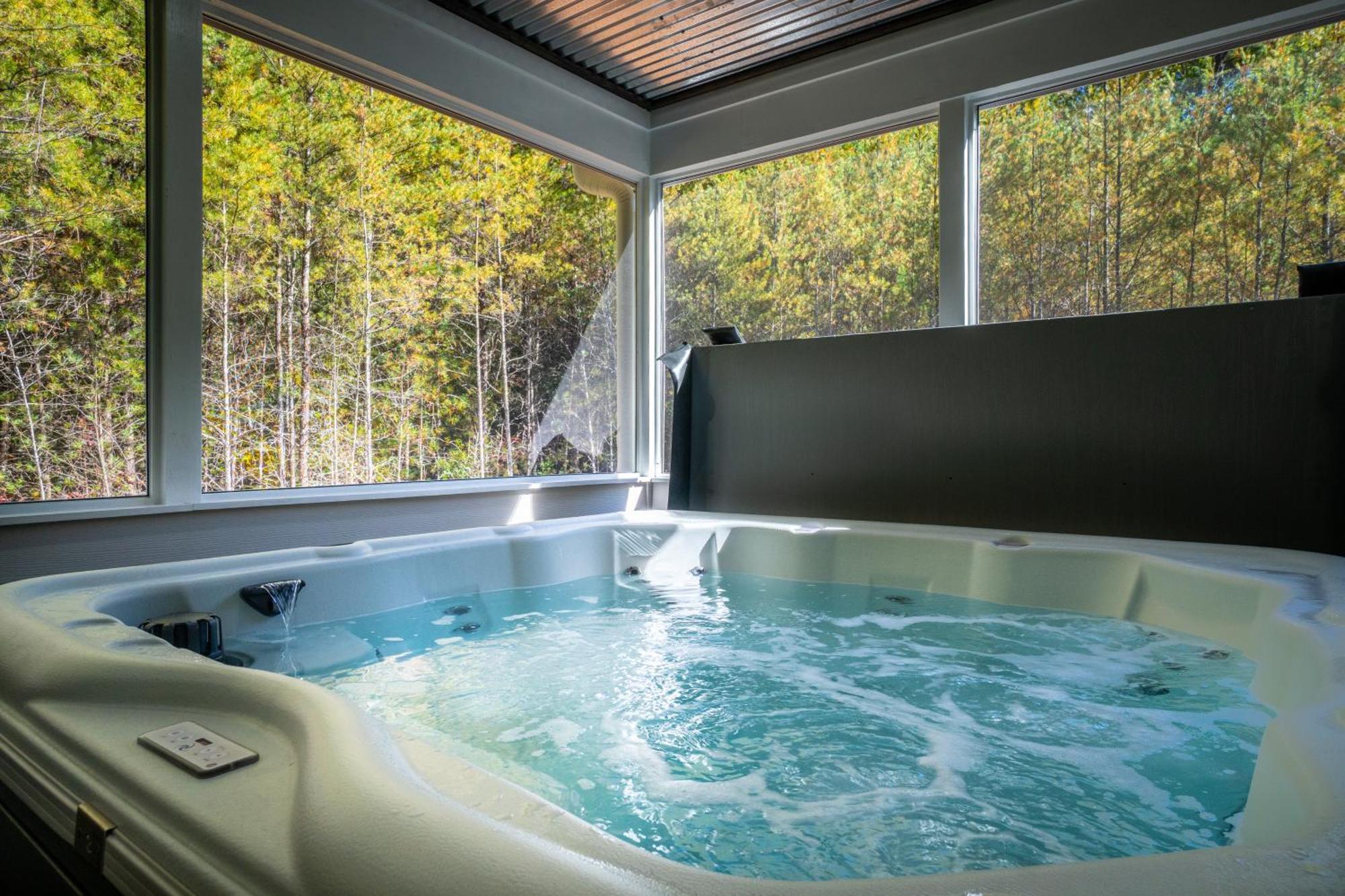 Par-Tee Haus I- Game Room & Hot Tub-Walk To Helen Eksteriør bilde