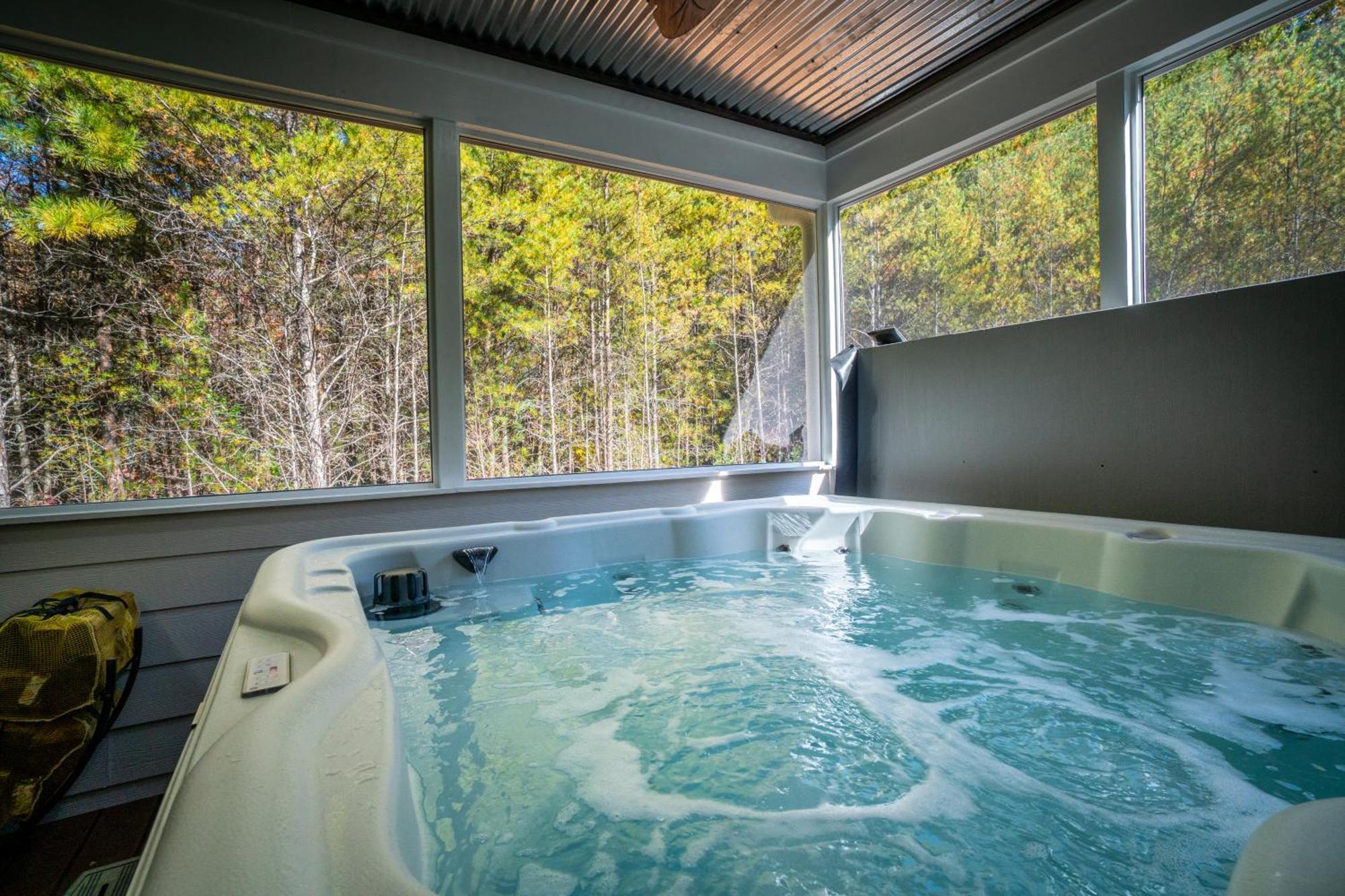 Par-Tee Haus I- Game Room & Hot Tub-Walk To Helen Eksteriør bilde