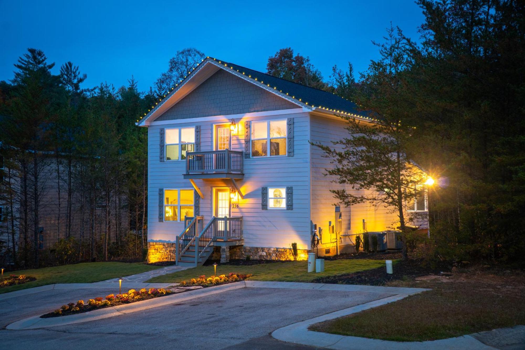 Par-Tee Haus I- Game Room & Hot Tub-Walk To Helen Eksteriør bilde